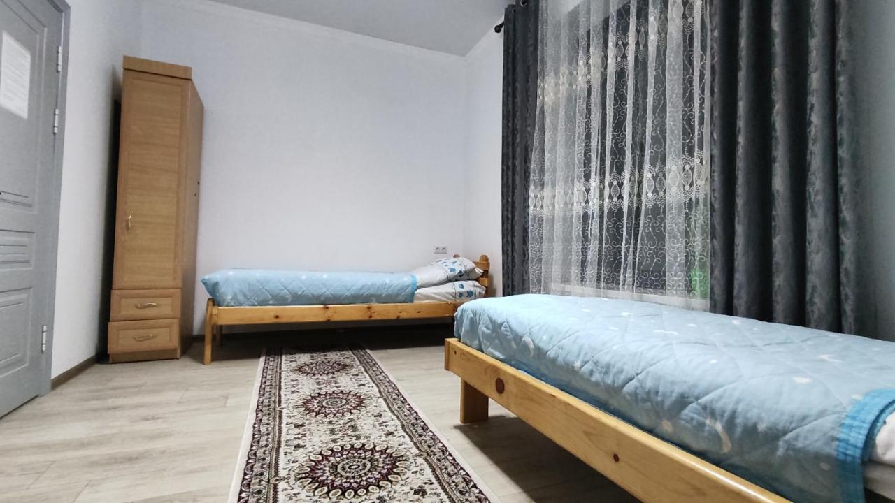 Tuenduek Guest House, Karakol Εξωτερικό φωτογραφία