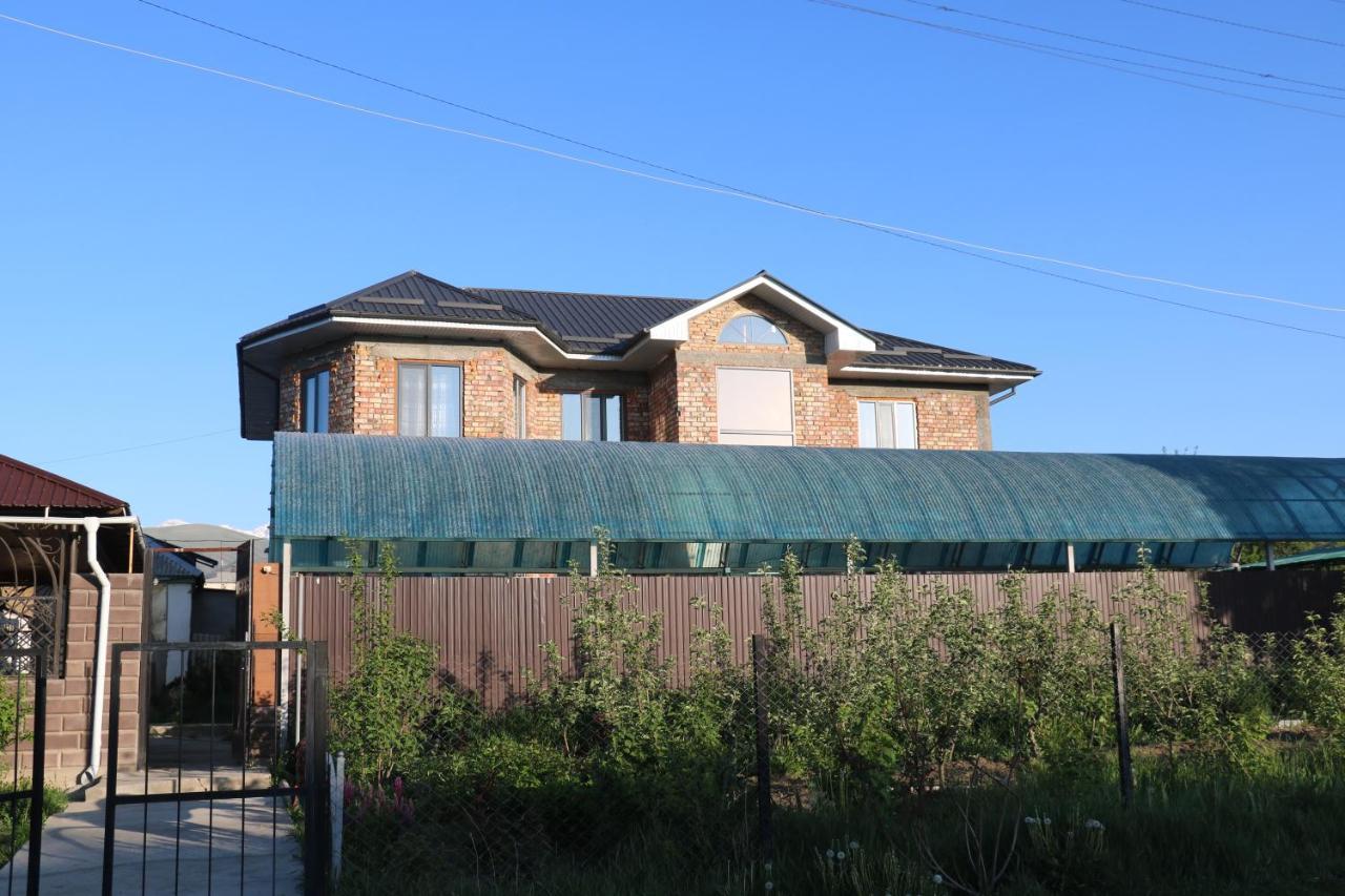 Tuenduek Guest House, Karakol Εξωτερικό φωτογραφία
