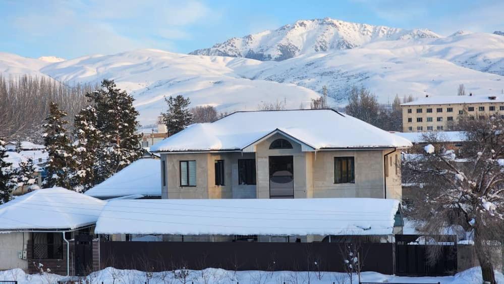 Tuenduek Guest House, Karakol Εξωτερικό φωτογραφία
