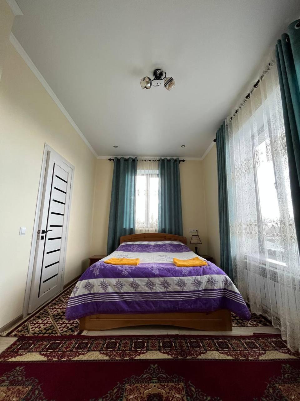 Tuenduek Guest House, Karakol Εξωτερικό φωτογραφία